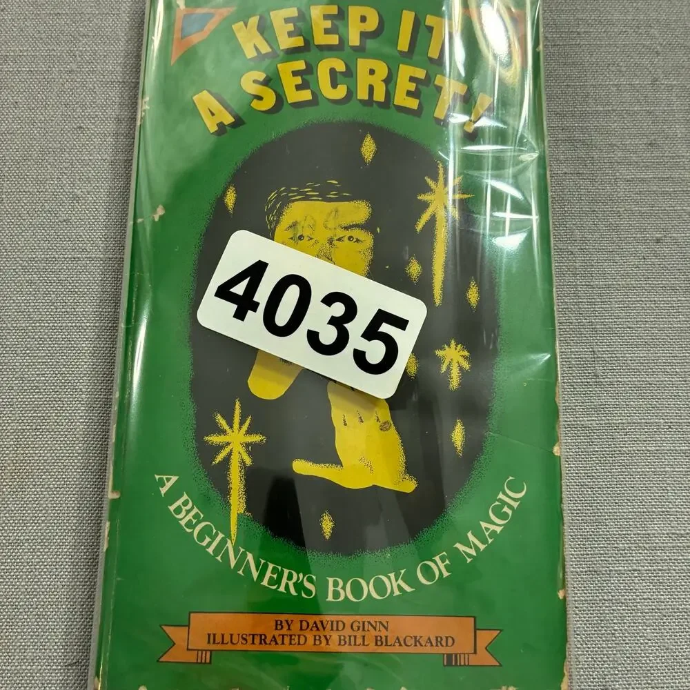 Vintage 1980 Keep It A Secret David Ginn Beginner Magic Trick Weekly Reader Book